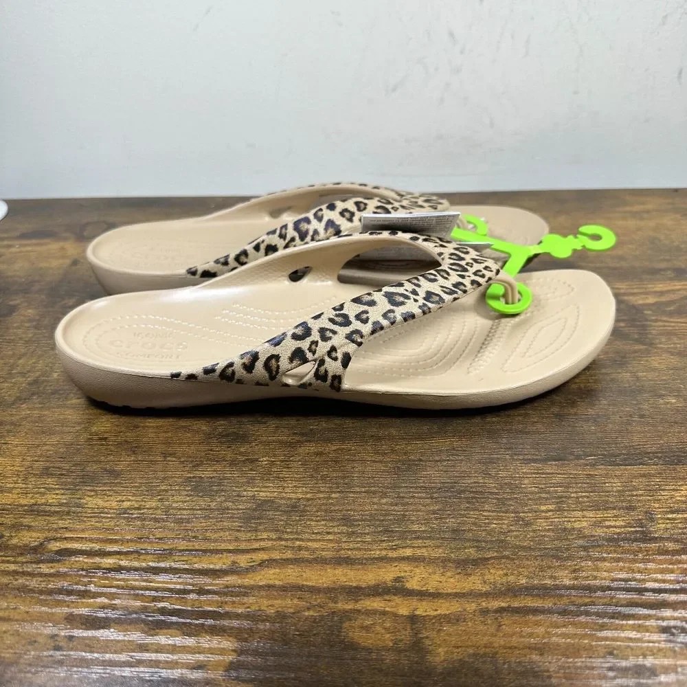 CROCS Leopard Print Beige Flip Sandals. NWOT